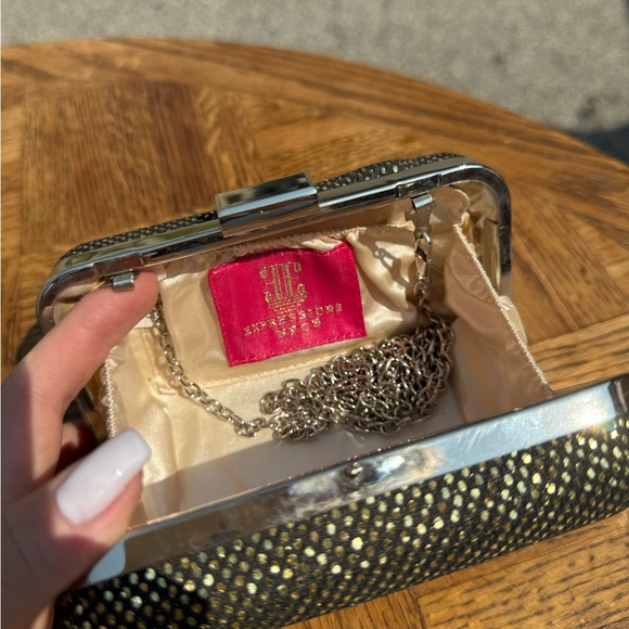 Expression NYC BAG | Gold Medium Clutch - Picture 3 of 3